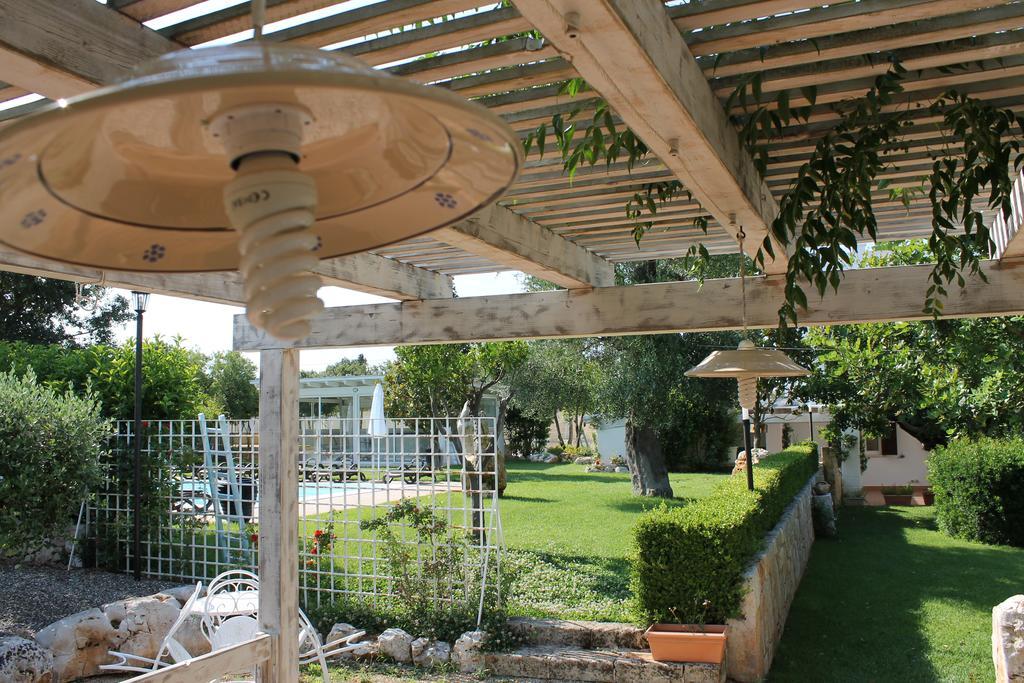La Valle Del Cristallo B&B Cisternino Bagian luar foto